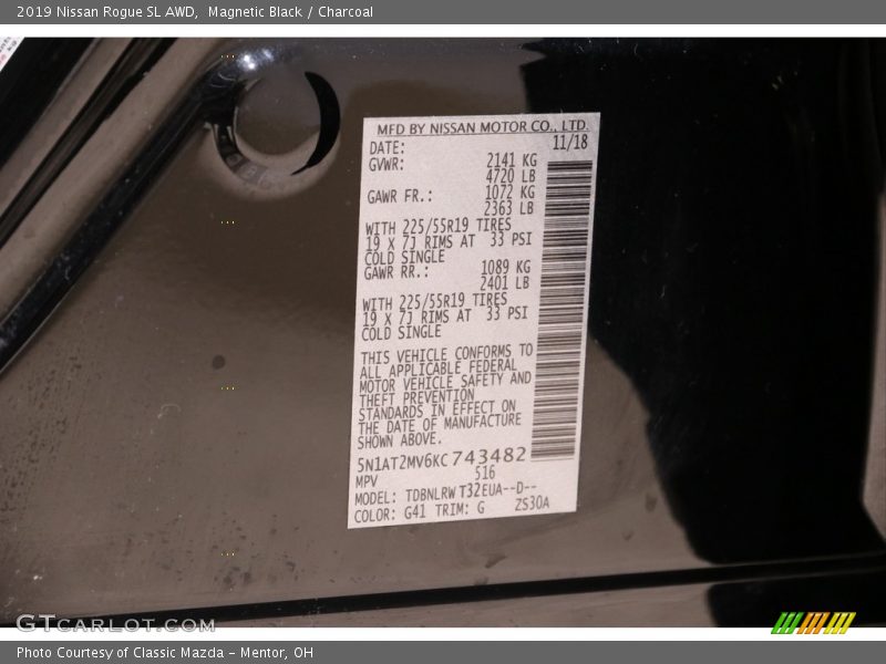 Magnetic Black / Charcoal 2019 Nissan Rogue SL AWD