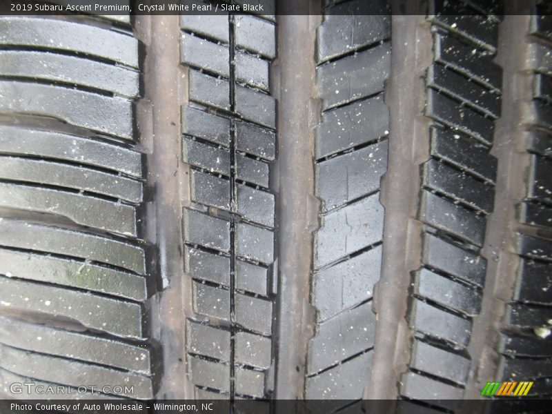 Crystal White Pearl / Slate Black 2019 Subaru Ascent Premium