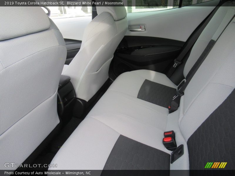 Blizzard White Pearl / Moonstone 2019 Toyota Corolla Hatchback SE