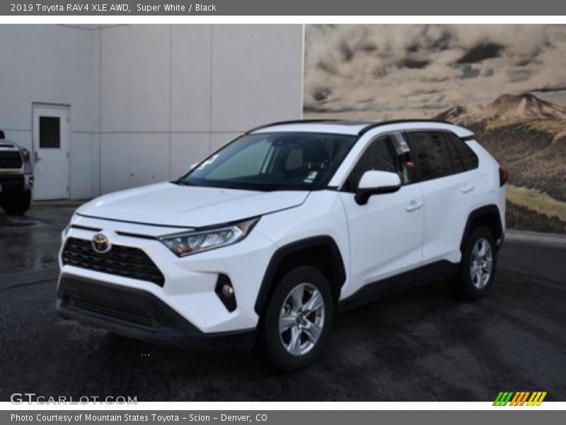 Super White / Black 2019 Toyota RAV4 XLE AWD