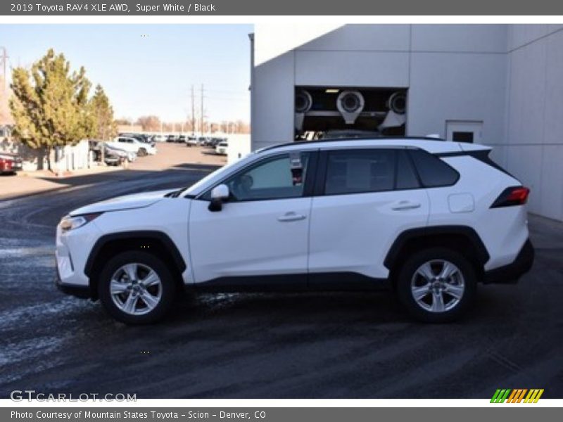 Super White / Black 2019 Toyota RAV4 XLE AWD