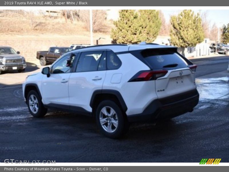 Super White / Black 2019 Toyota RAV4 XLE AWD