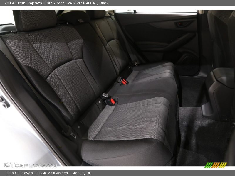 Ice Silver Metallic / Black 2019 Subaru Impreza 2.0i 5-Door