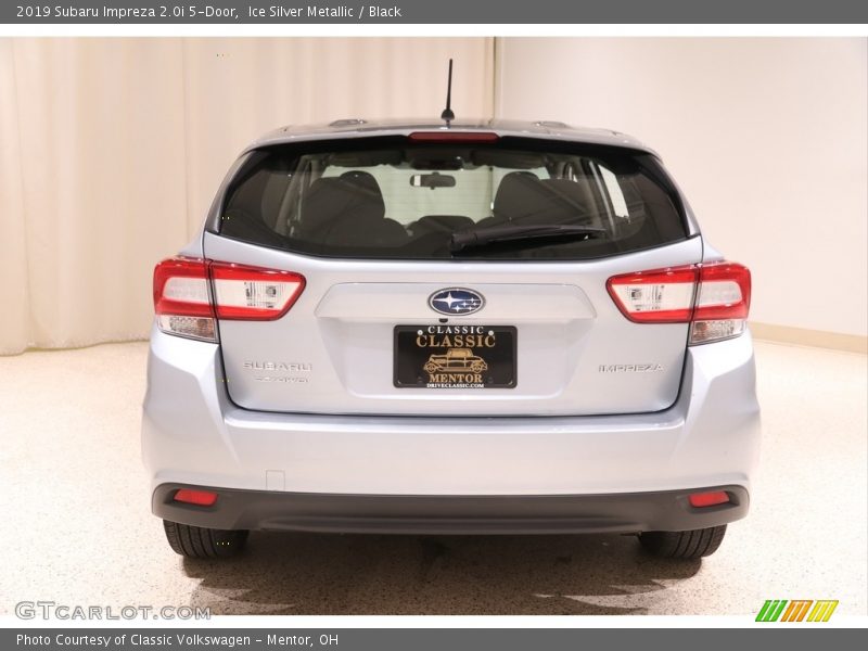 Ice Silver Metallic / Black 2019 Subaru Impreza 2.0i 5-Door