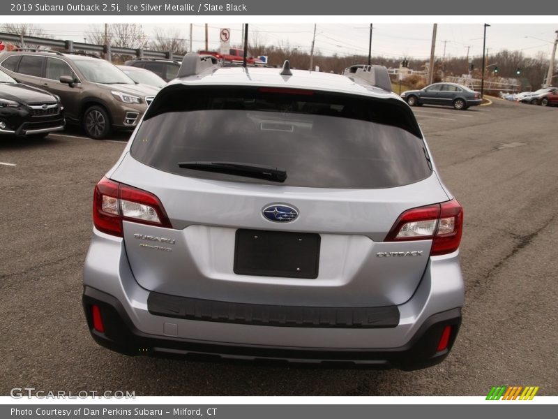Ice Silver Metallic / Slate Black 2019 Subaru Outback 2.5i
