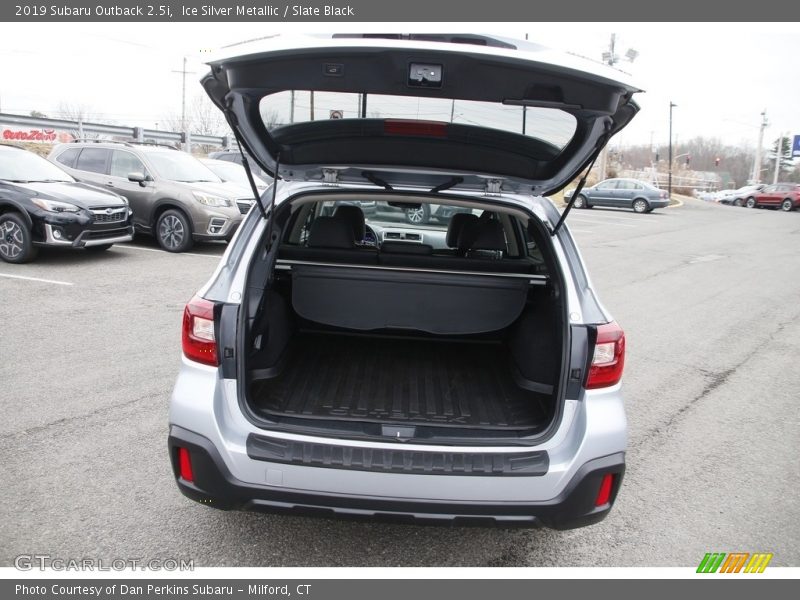 Ice Silver Metallic / Slate Black 2019 Subaru Outback 2.5i