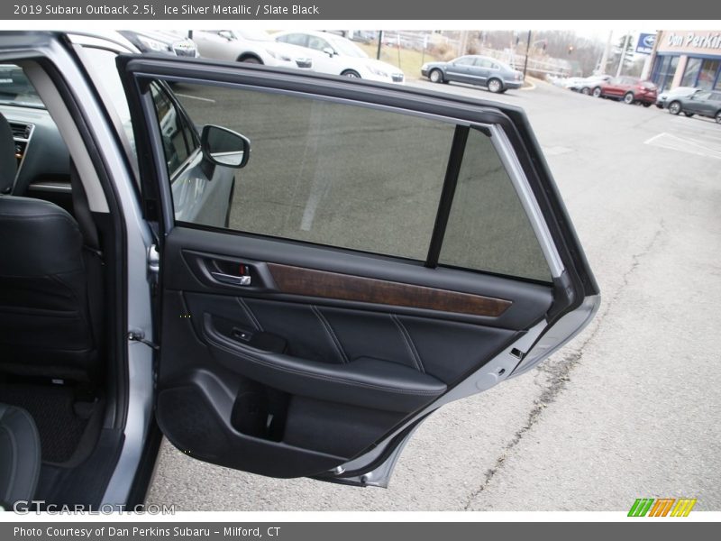 Ice Silver Metallic / Slate Black 2019 Subaru Outback 2.5i