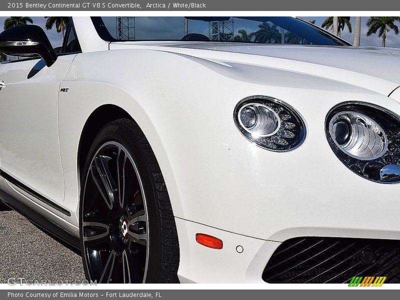 Arctica / White/Black 2015 Bentley Continental GT V8 S Convertible
