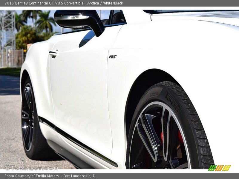 Arctica / White/Black 2015 Bentley Continental GT V8 S Convertible