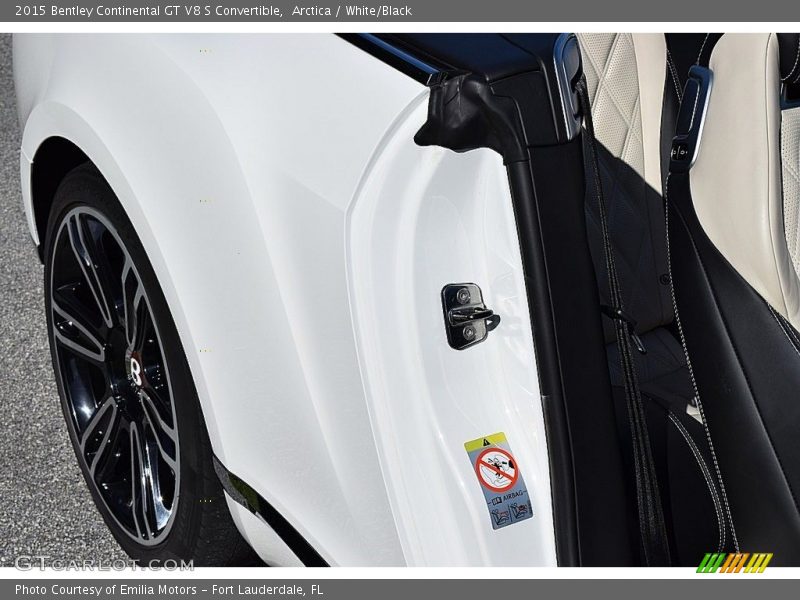 Arctica / White/Black 2015 Bentley Continental GT V8 S Convertible