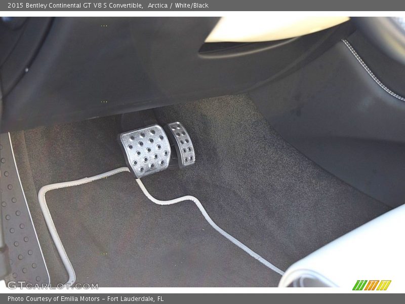 Arctica / White/Black 2015 Bentley Continental GT V8 S Convertible