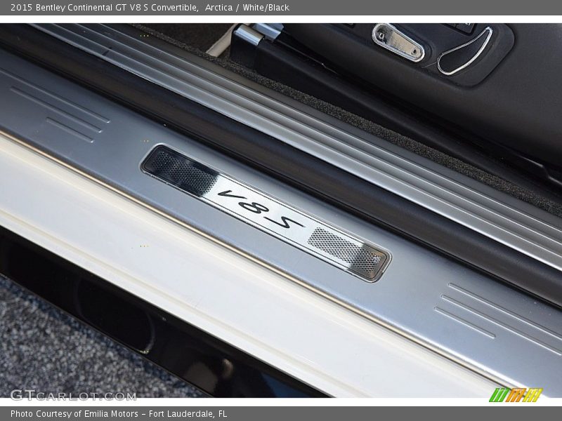  2015 Continental GT V8 S Convertible Logo