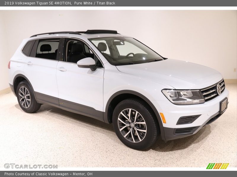Pure White / Titan Black 2019 Volkswagen Tiguan SE 4MOTION