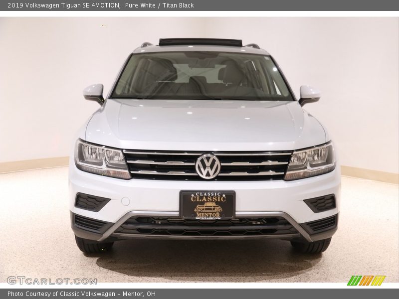 Pure White / Titan Black 2019 Volkswagen Tiguan SE 4MOTION