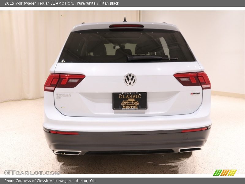 Pure White / Titan Black 2019 Volkswagen Tiguan SE 4MOTION