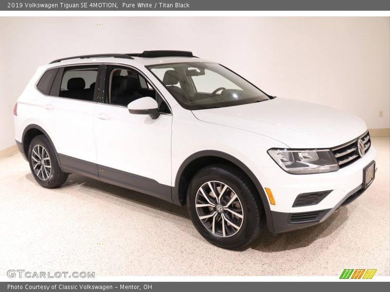 Pure White / Titan Black 2019 Volkswagen Tiguan SE 4MOTION