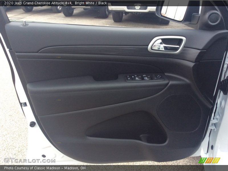 Bright White / Black 2020 Jeep Grand Cherokee Altitude 4x4