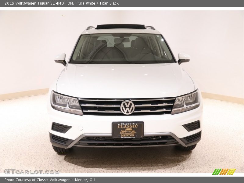 Pure White / Titan Black 2019 Volkswagen Tiguan SE 4MOTION