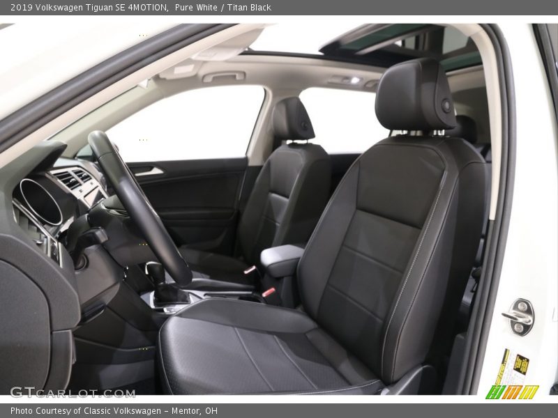 Pure White / Titan Black 2019 Volkswagen Tiguan SE 4MOTION