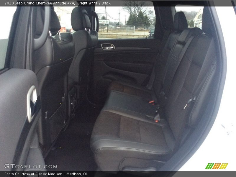 Bright White / Black 2020 Jeep Grand Cherokee Altitude 4x4