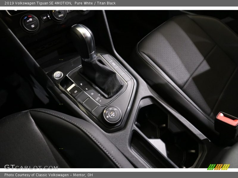Pure White / Titan Black 2019 Volkswagen Tiguan SE 4MOTION