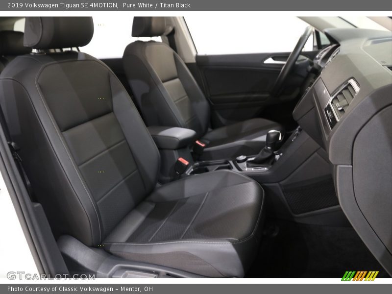 Pure White / Titan Black 2019 Volkswagen Tiguan SE 4MOTION