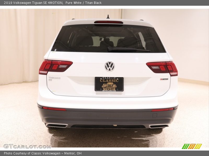 Pure White / Titan Black 2019 Volkswagen Tiguan SE 4MOTION