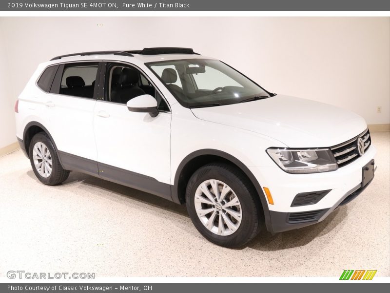 Pure White / Titan Black 2019 Volkswagen Tiguan SE 4MOTION