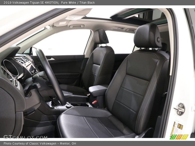 Pure White / Titan Black 2019 Volkswagen Tiguan SE 4MOTION