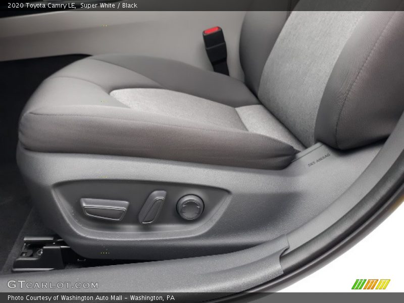 Super White / Black 2020 Toyota Camry LE