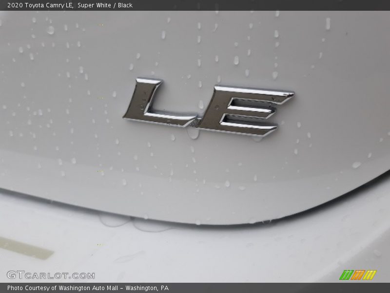 Super White / Black 2020 Toyota Camry LE