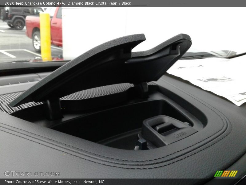 Diamond Black Crystal Pearl / Black 2020 Jeep Cherokee Upland 4x4