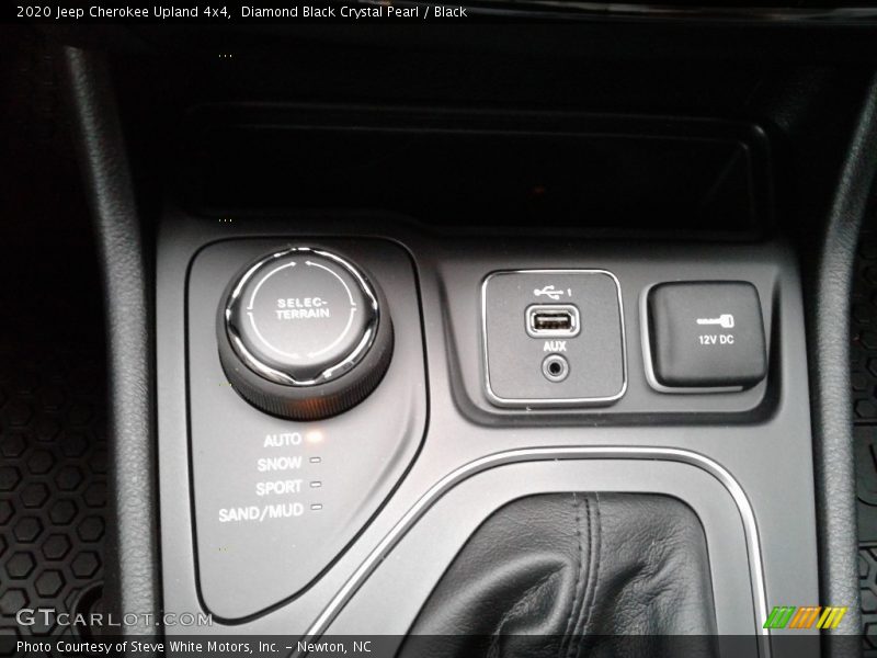 Diamond Black Crystal Pearl / Black 2020 Jeep Cherokee Upland 4x4