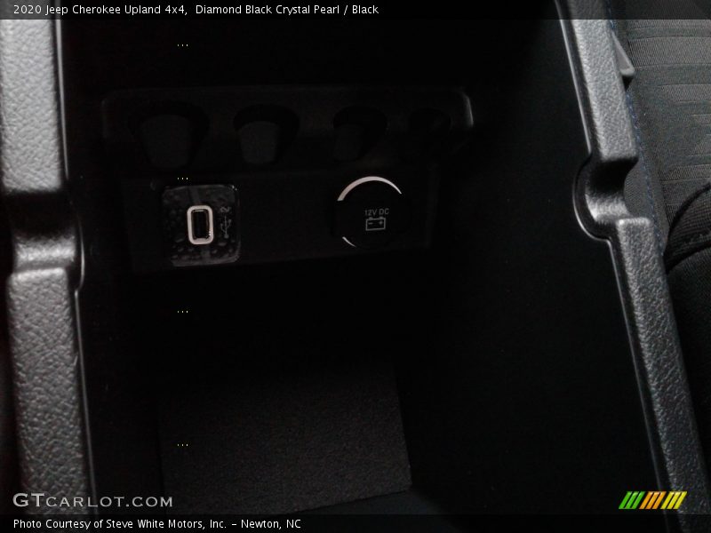 Diamond Black Crystal Pearl / Black 2020 Jeep Cherokee Upland 4x4