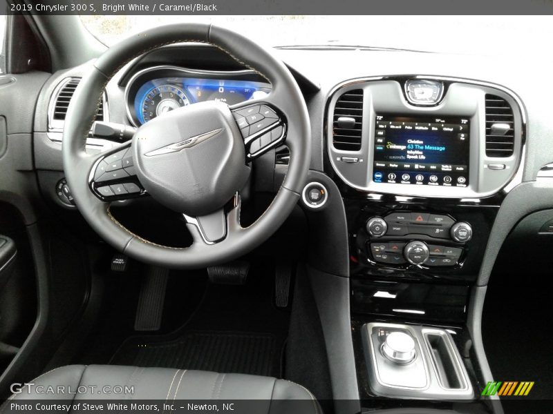 Bright White / Caramel/Black 2019 Chrysler 300 S