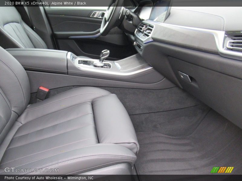 Alpine White / Black 2020 BMW X5 xDrive40i