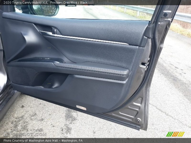 Predawn Gray Mica / Black 2020 Toyota Camry Hybrid XLE