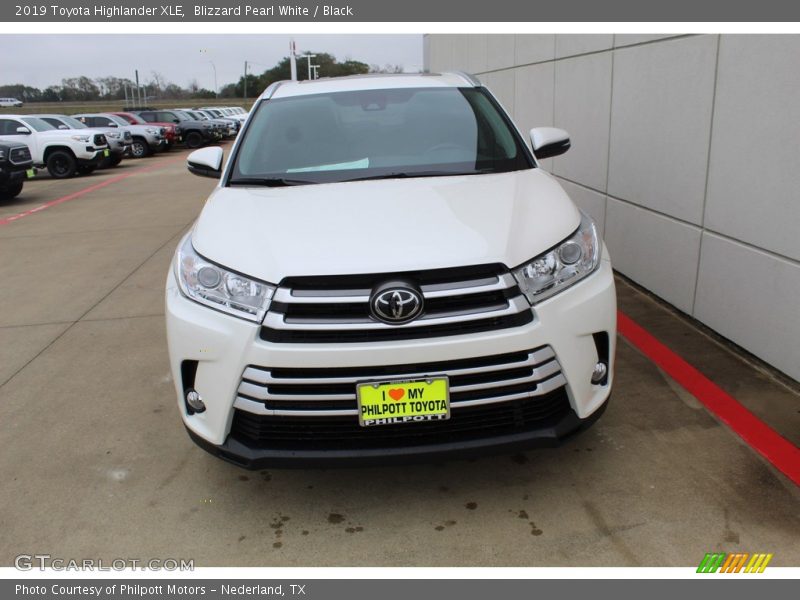 Blizzard Pearl White / Black 2019 Toyota Highlander XLE