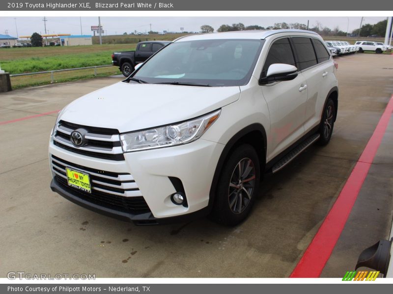 Blizzard Pearl White / Black 2019 Toyota Highlander XLE