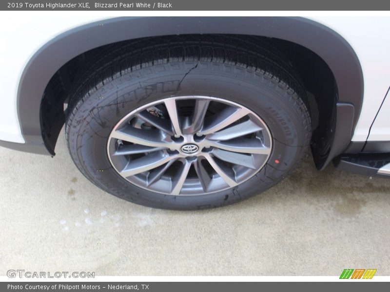 Blizzard Pearl White / Black 2019 Toyota Highlander XLE
