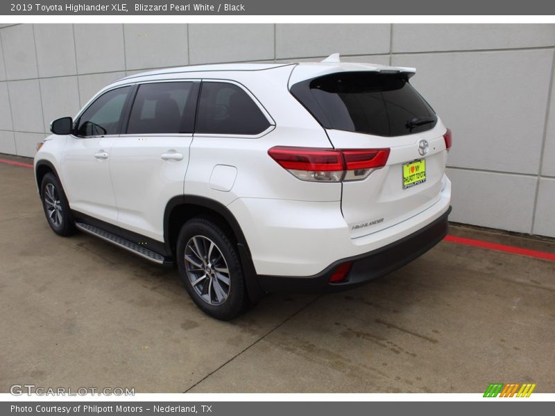 Blizzard Pearl White / Black 2019 Toyota Highlander XLE