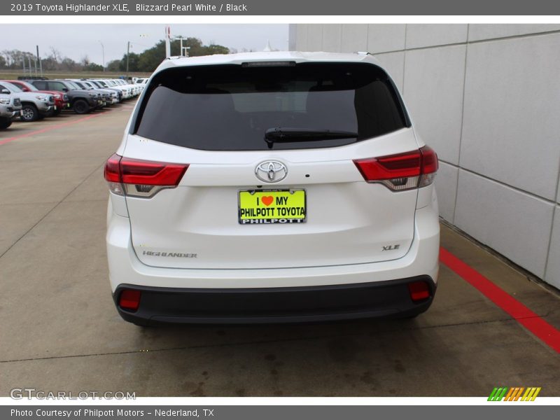 Blizzard Pearl White / Black 2019 Toyota Highlander XLE