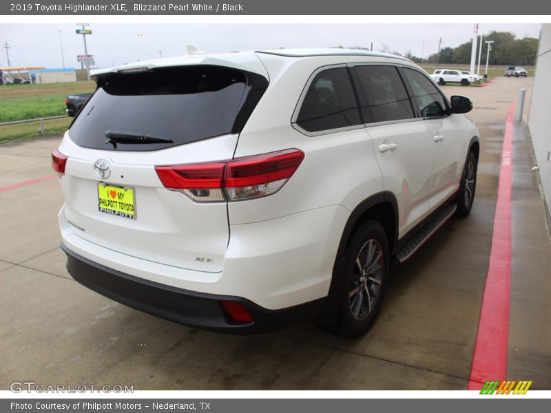 Blizzard Pearl White / Black 2019 Toyota Highlander XLE