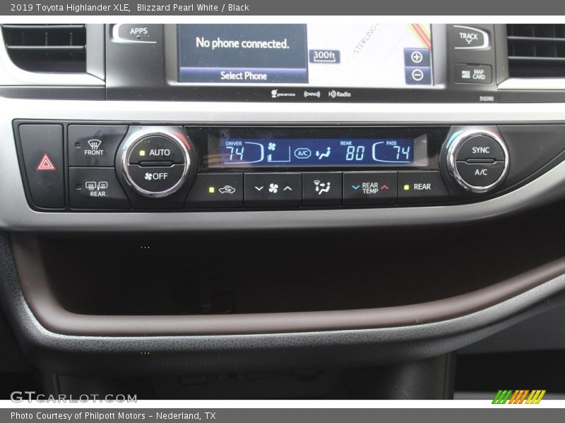 Blizzard Pearl White / Black 2019 Toyota Highlander XLE