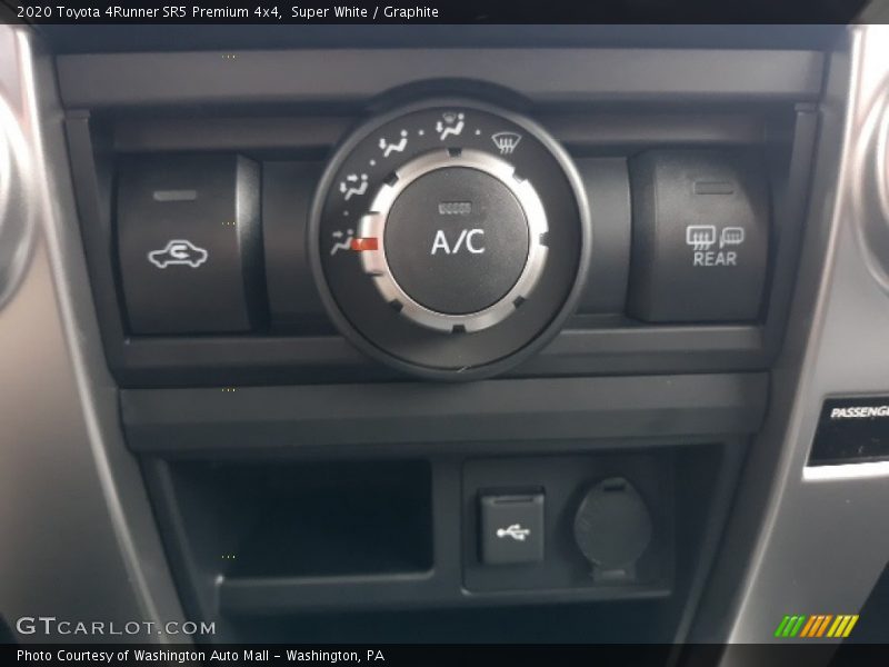 Super White / Graphite 2020 Toyota 4Runner SR5 Premium 4x4