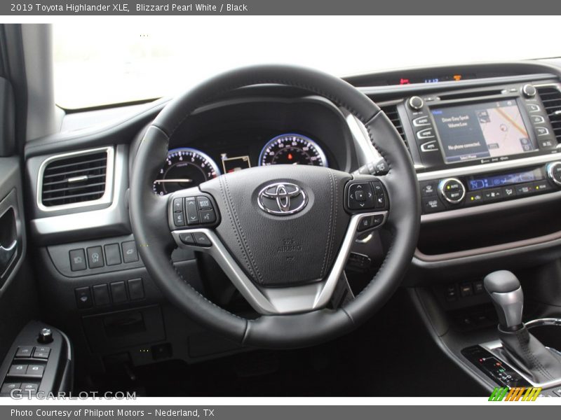 Blizzard Pearl White / Black 2019 Toyota Highlander XLE