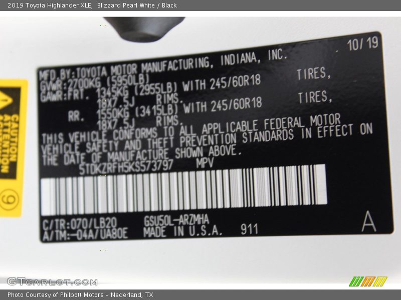 Blizzard Pearl White / Black 2019 Toyota Highlander XLE