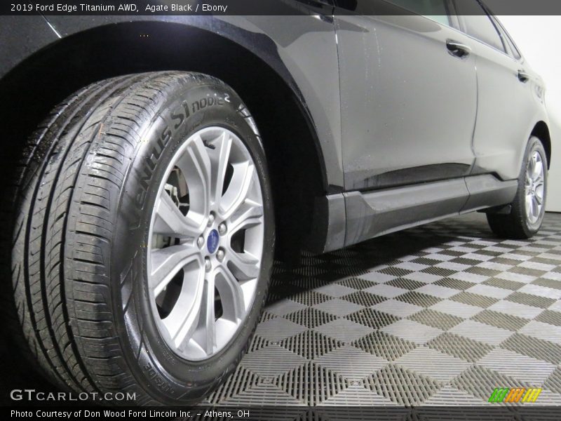 Agate Black / Ebony 2019 Ford Edge Titanium AWD