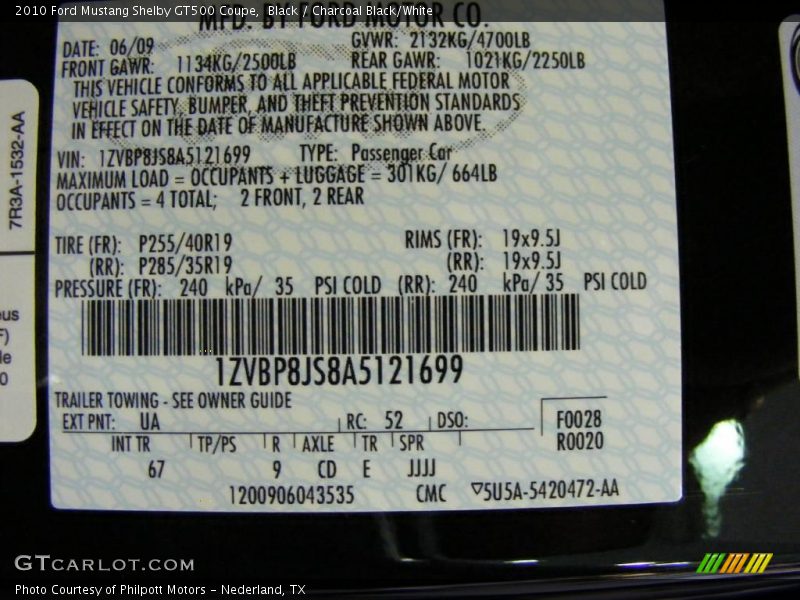 Black / Charcoal Black/White 2010 Ford Mustang Shelby GT500 Coupe