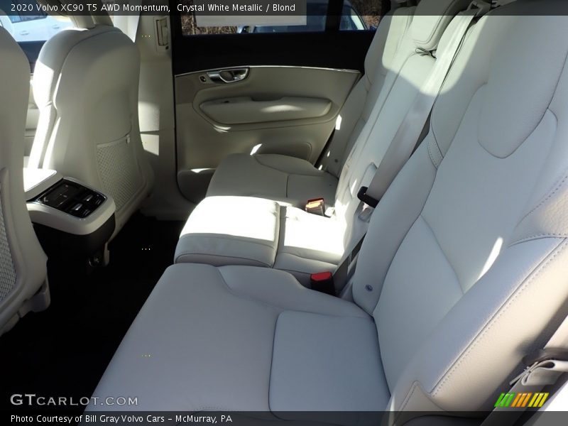 Crystal White Metallic / Blond 2020 Volvo XC90 T5 AWD Momentum